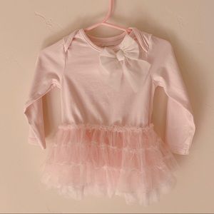 Macy’s, baby longs sleeve tee (size 6-9m)